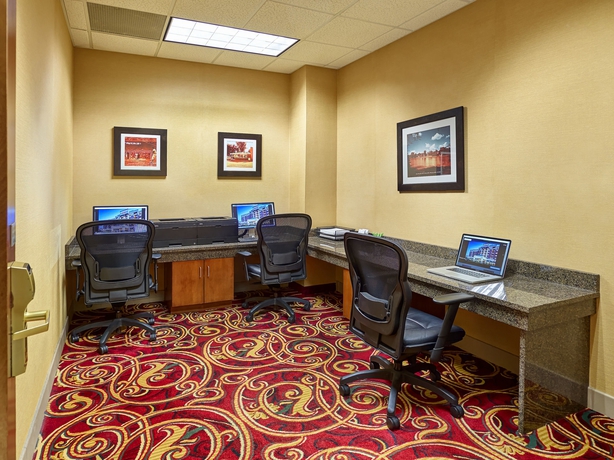 Imagen de los interiores del Hotel Courtyard By Marriott Bloomington By Mall Of America. Foto 12