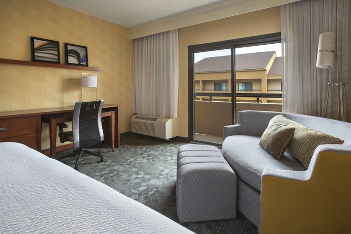 Imagen de la habitación del Hotel Courtyard By Marriott Boston Andover. Foto 9