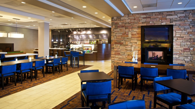 Imagen de los interiores del Hotel Courtyard By Marriott Boston Billerica/bedford. Foto 8