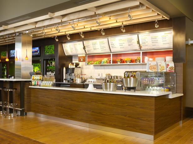 Imagen del bar/restaurante del Hotel Courtyard By Marriott Boston Brookline. Foto 3