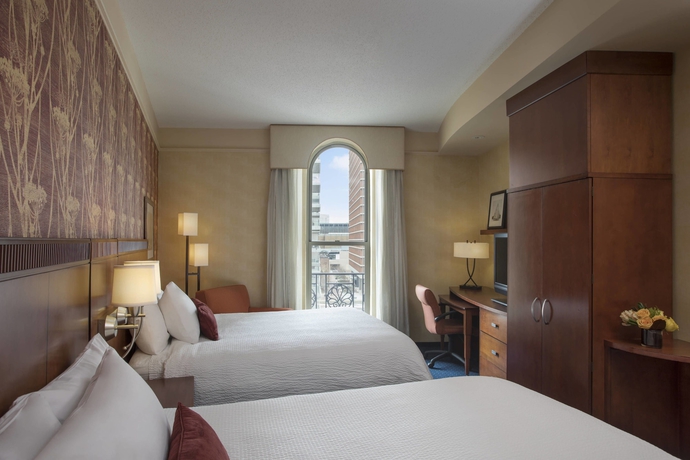 Imagen de la habitación del Hotel Courtyard By Marriott Boston Copley Square. Foto 9