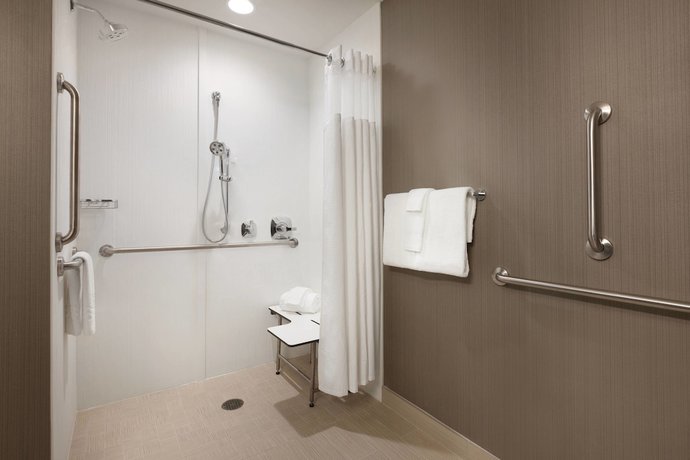 Imagen de la habitación del Hotel Courtyard By Marriott Boston Dedham/westwood. Foto 15
