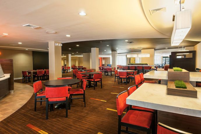 Imagen de los interiores del Hotel Courtyard By Marriott Boston Marlborough. Foto 9