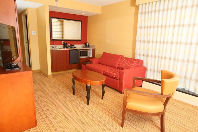 Imagen de la habitación del Hotel Courtyard By Marriott Boston Marlborough. Foto 8