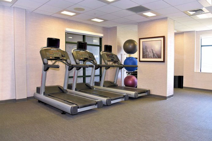 Imagen de los interiores del Hotel Courtyard By Marriott Boston Waltham. Foto 13