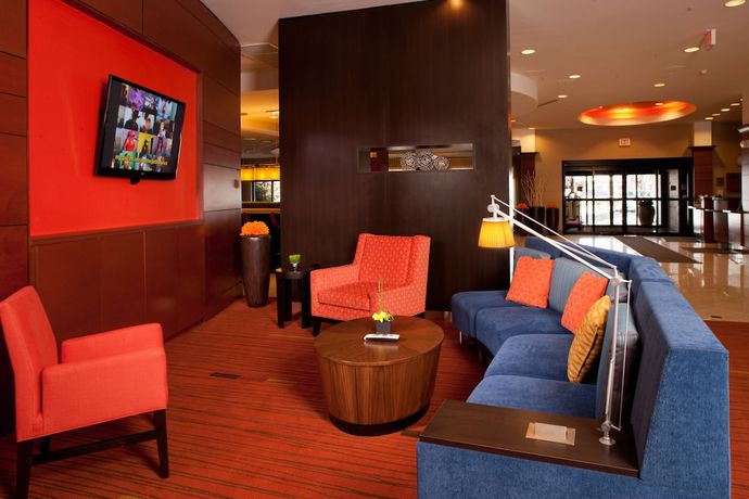 Imagen del bar/restaurante del Hotel Courtyard By Marriott Boston Waltham. Foto 2