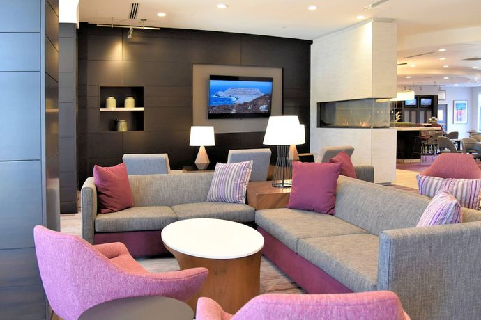 Imagen del bar/restaurante del Hotel Courtyard By Marriott Boston Waltham. Foto 3