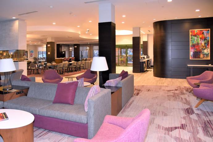 Imagen del bar/restaurante del Hotel Courtyard By Marriott Boston Waltham. Foto 4
