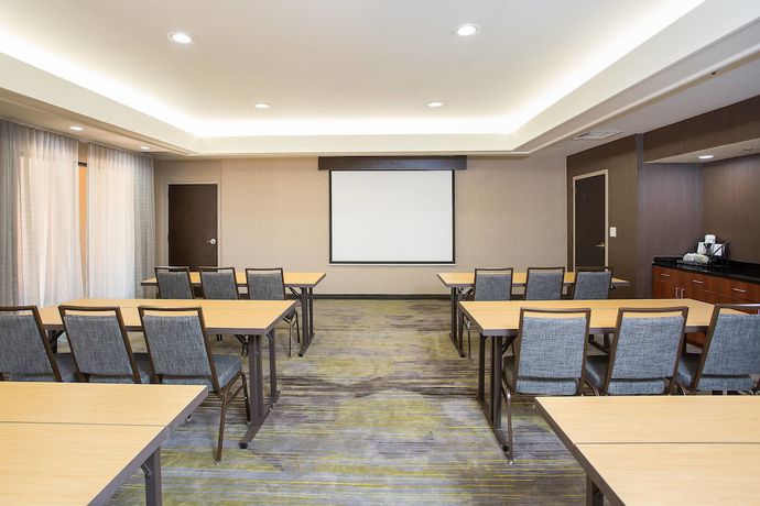 Imagen de los interiores del Hotel Courtyard By Marriott Boston Westborough. Foto 14