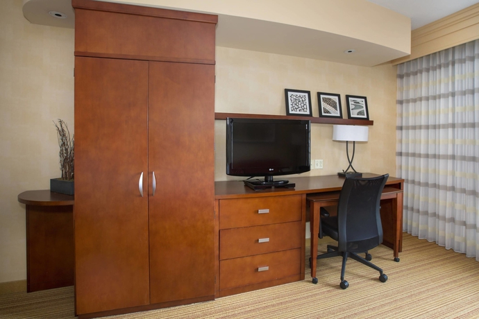 Imagen de la habitación del Hotel Courtyard By Marriott Boston-south Boston. Foto 11