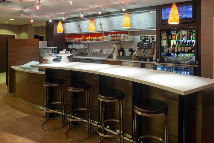 Imagen del bar/restaurante del Hotel Courtyard By Marriott Boulder Broomfield. Foto 5