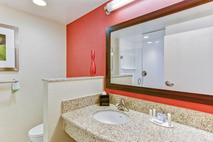 Imagen de la habitación del Hotel Courtyard By Marriott Bridgeport Clarksburg. Foto 8