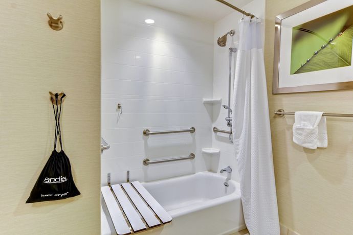 Imagen de la habitación del Hotel Courtyard By Marriott Bridgeport Clarksburg. Foto 10
