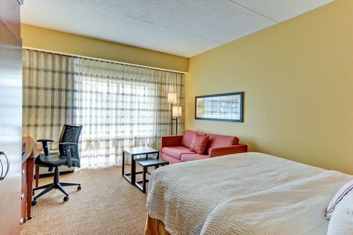 Imagen de la habitación del Hotel Courtyard By Marriott Bridgeport Clarksburg. Foto 11
