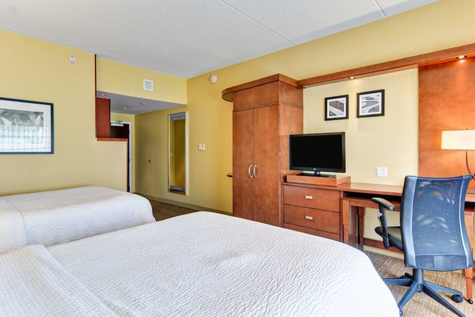 Imagen de la habitación del Hotel Courtyard By Marriott Bridgeport Clarksburg. Foto 16
