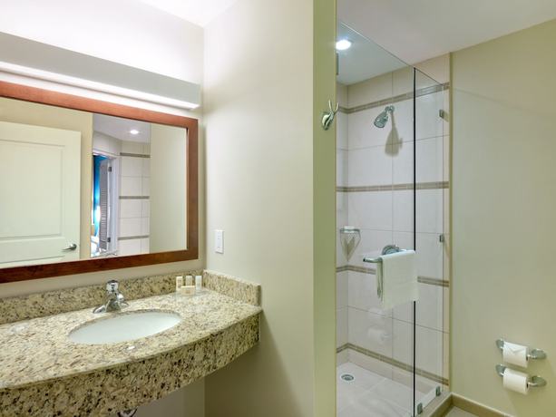 Imagen de la habitación del Hotel Courtyard By Marriott Bridgetown. Foto 13