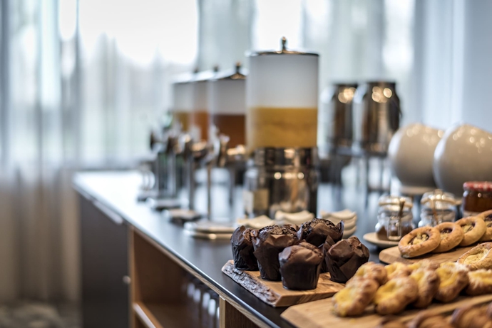 Imagen del bar/restaurante del Hotel Courtyard By Marriott Brno. Foto 8