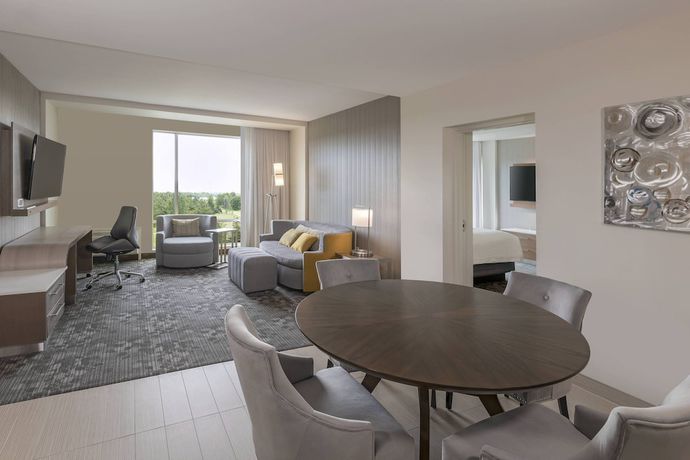 Imagen de la habitación del Hotel Courtyard By Marriott Burlington. Foto 8