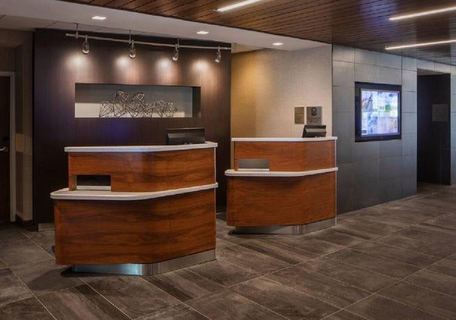 Imagen de los interiores del Hotel Courtyard By Marriott Burlington, Westview Terrace. Foto 14
