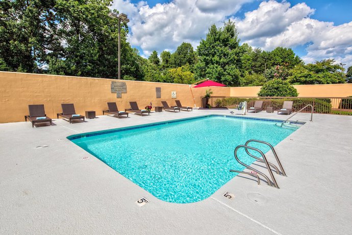 Imagen de la piscina del Hotel Courtyard By Marriott Burlington, Westview Terrace. Foto 19