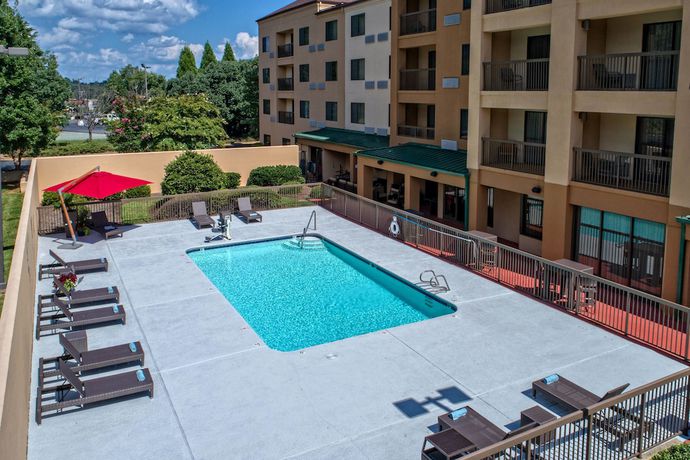 Imagen de la piscina del Hotel Courtyard By Marriott Burlington, Westview Terrace. Foto 20