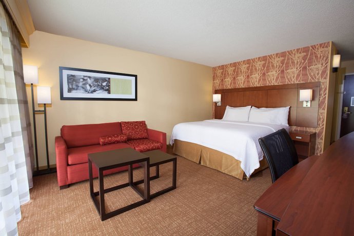 Imagen de la habitación del Hotel Courtyard By Marriott Burlington Williston. Foto 8