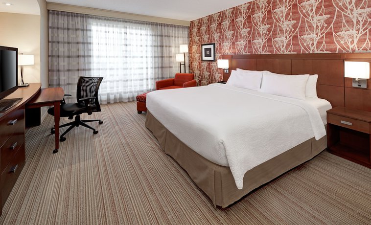 Imagen de la habitación del Hotel Courtyard By Marriott Calgary Airport. Foto 11