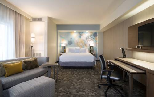 Imagen de la habitación del Hotel Courtyard By Marriott Calgary South. Foto 6