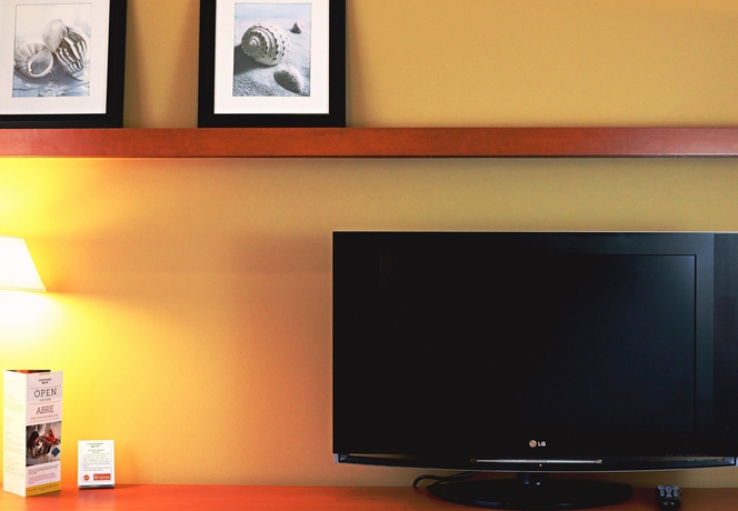 Imagen de la habitación del Hotel Courtyard By Marriott Cancun Airport. Foto 4