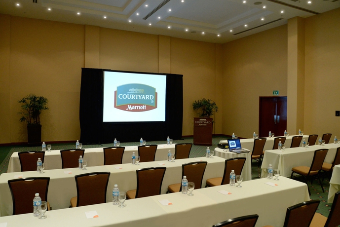 Imagen de los interiores del Hotel Courtyard By Marriott Cancun Airport. Foto 10