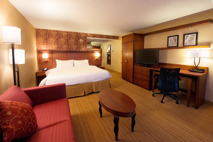 Imagen de la habitación del Hotel Courtyard By Marriott Canton. Foto 8