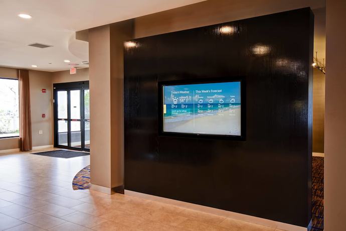 Imagen de los interiores del Hotel Courtyard By Marriott Cape Cod Hyannis. Foto 18