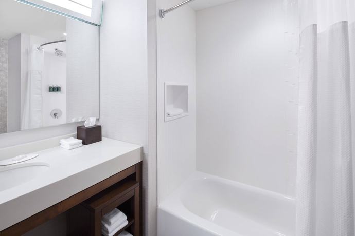 Imagen de la habitación del Hotel Courtyard By Marriott Cape Girardeau Downtown. Foto 6