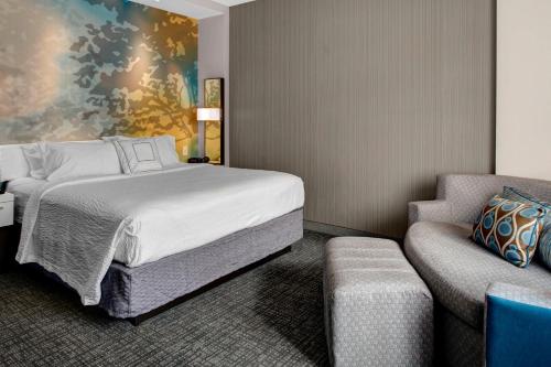 Imagen de la habitación del Hotel Courtyard By Marriott Carrollton. Foto 12