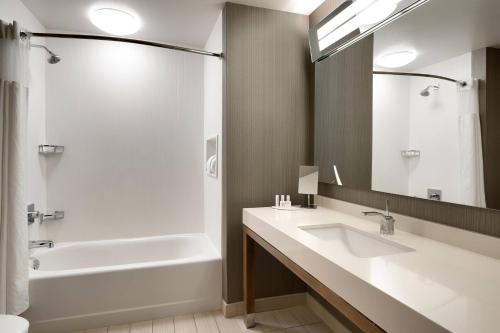 Imagen de la habitación del Hotel Courtyard By Marriott Cedar City. Foto 18