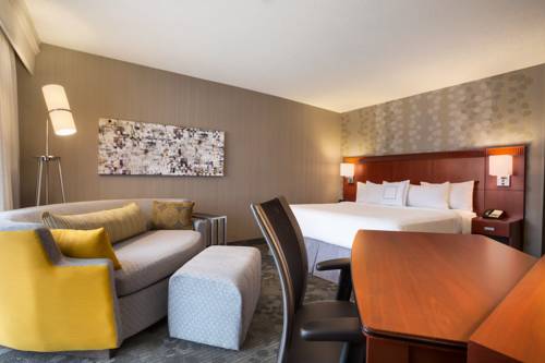 Imagen de la habitación del Hotel Courtyard By Marriott Champaign. Foto 5