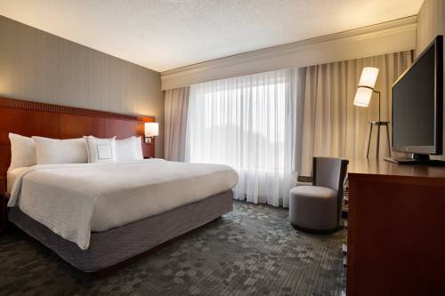 Imagen de la habitación del Hotel Courtyard By Marriott Champaign. Foto 7