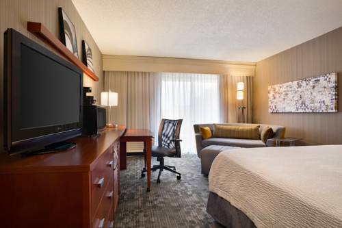 Imagen de la habitación del Hotel Courtyard By Marriott Champaign. Foto 8