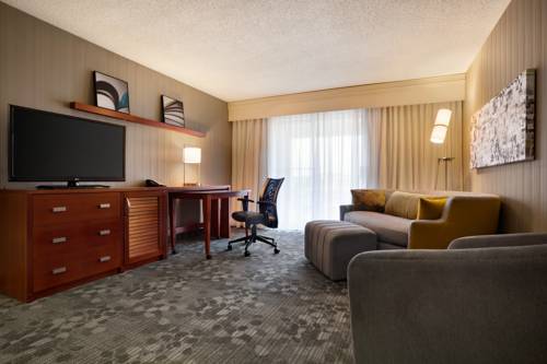 Imagen de la habitación del Hotel Courtyard By Marriott Champaign. Foto 9