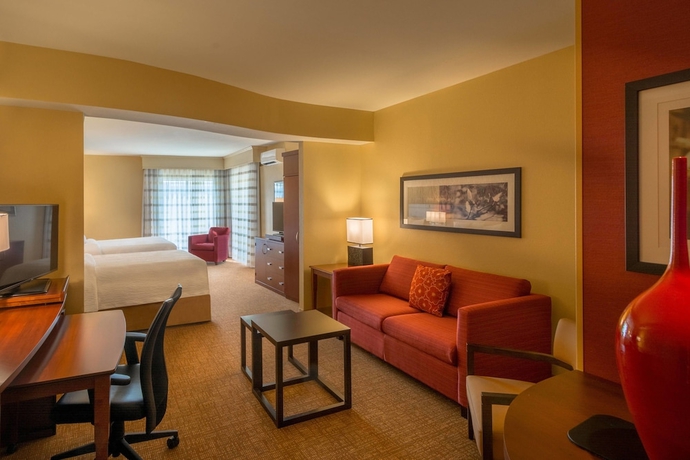 Imagen de la habitación del Hotel Courtyard By Marriott Charleston Downtown/civic Ce. Foto 11