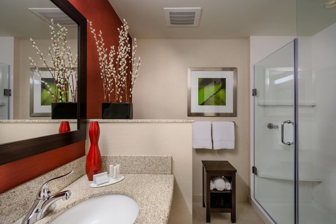 Imagen de la habitación del Hotel Courtyard By Marriott Charleston Downtown/civic Ce. Foto 12
