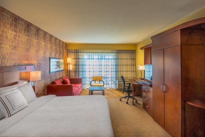 Imagen de la habitación del Hotel Courtyard By Marriott Charleston Downtown/civic Ce. Foto 13