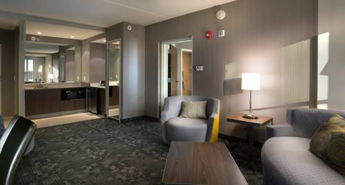 Imagen de la habitación del Hotel Courtyard By Marriott Charleston Summerville. Foto 3