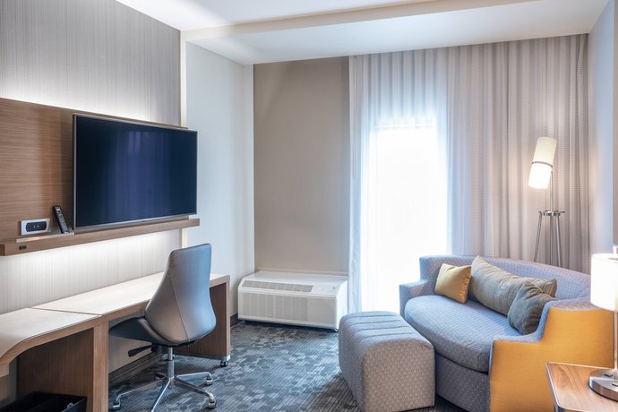 Imagen de la habitación del Hotel Courtyard By Marriott Charleston-north Charleston. Foto 8