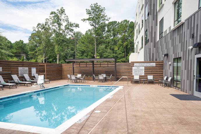 Imagen de la piscina del Hotel Courtyard By Marriott Charleston-north Charleston. Foto 20