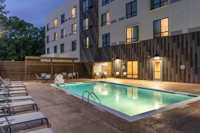Imagen de los interiores del Hotel Courtyard By Marriott Charleston-north Charleston. Foto 19