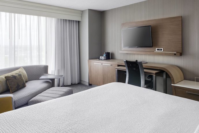 Imagen de la habitación del Hotel Courtyard By Marriott Charlotte City Center. Foto 17