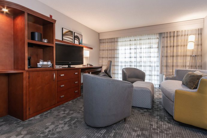 Imagen de la habitación del Hotel Courtyard By Marriott Charlotte Lake Norman. Foto 12