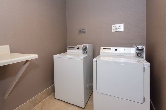 Imagen general del Hotel Courtyard By Marriott Charlotte Lake Norman. Foto 2