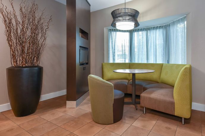 Imagen del bar/restaurante del Hotel Courtyard By Marriott Charlotte Lake Norman. Foto 5